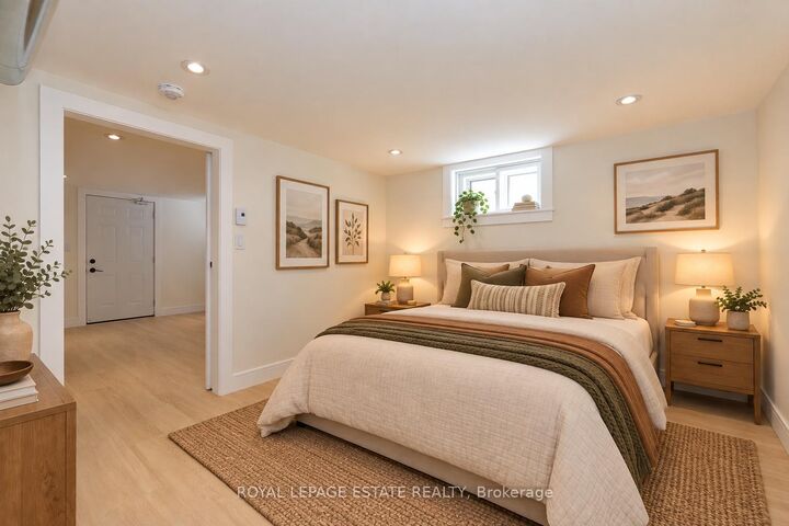 Property Photo:  435 Kingston Road Lower  ON M4L 1V2 