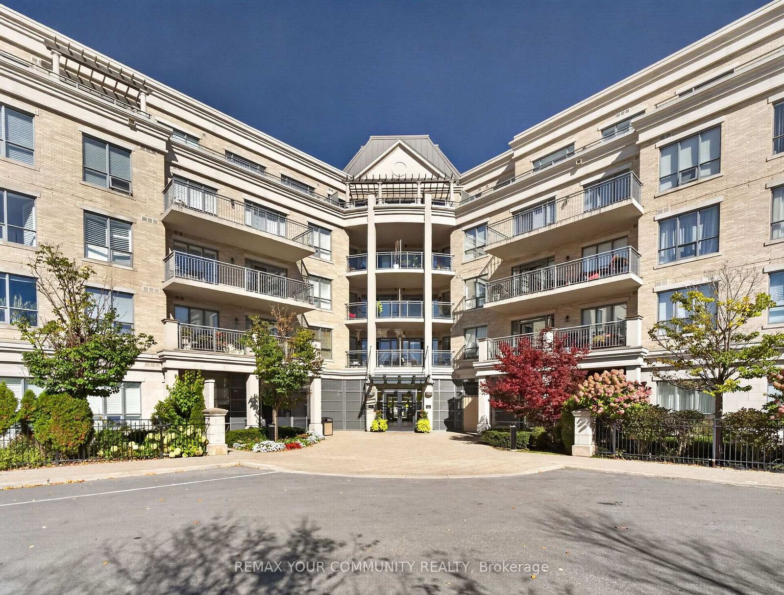 Property Photo:  180 John West Way 306  ON L4G 0R3 