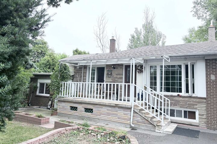Property Photo:  63 Summerside Crescent  ON M2H 1W9 