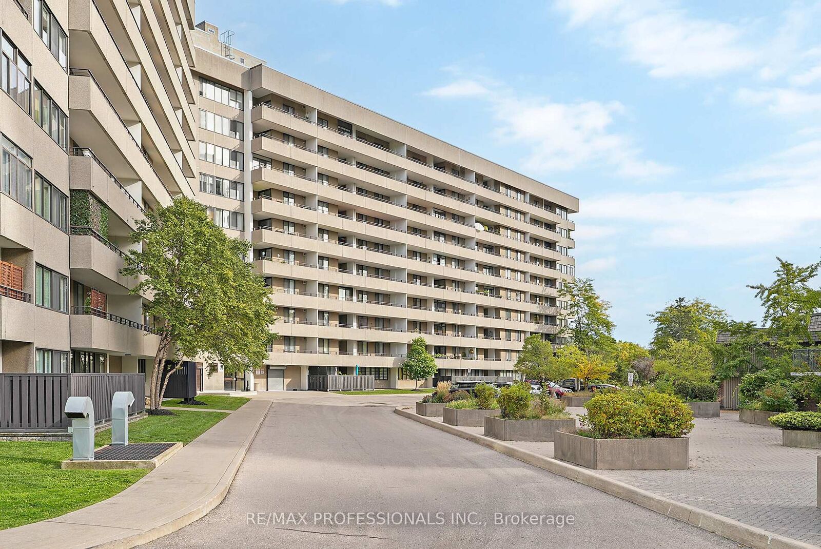Property Photo:  1320 Mississauga Valley Boulevard 510  ON L5A 3S9 