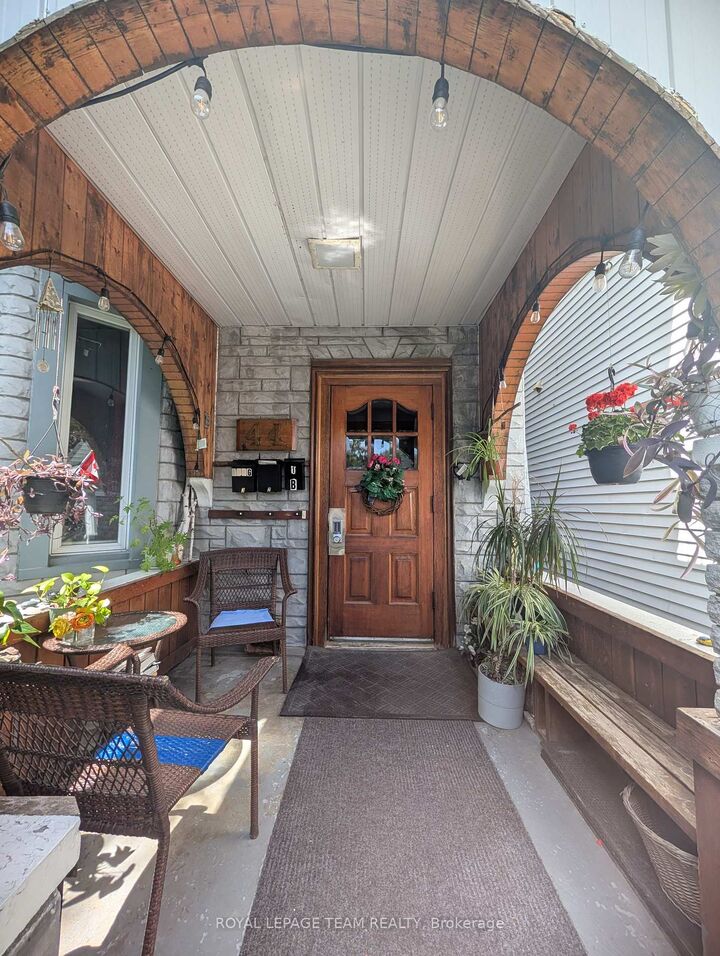 Property Photo:  44 Spadina Avenue Unit 2  ON K1Y 2B6 