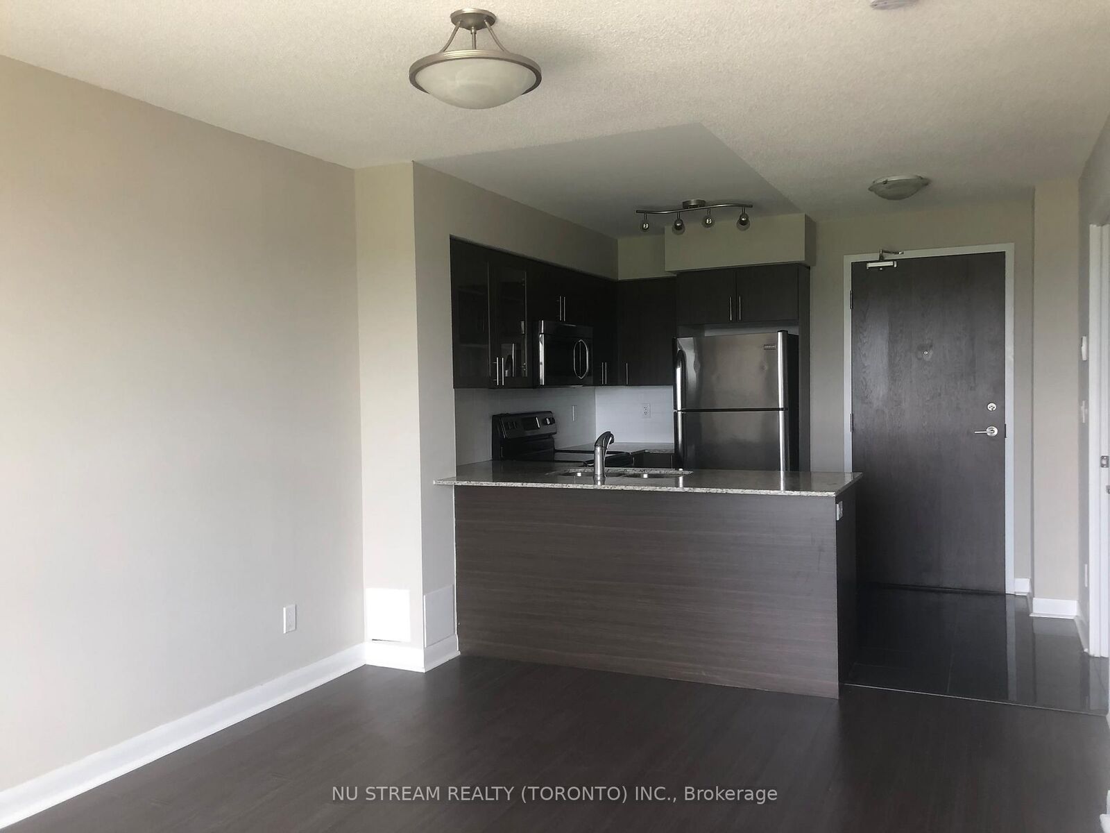 Property Photo:  75 Norman Bethune Avenue 921  ON L4B 0B6 