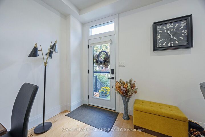 Property Photo:  349 Emery Street E  ON N6C 2E4 