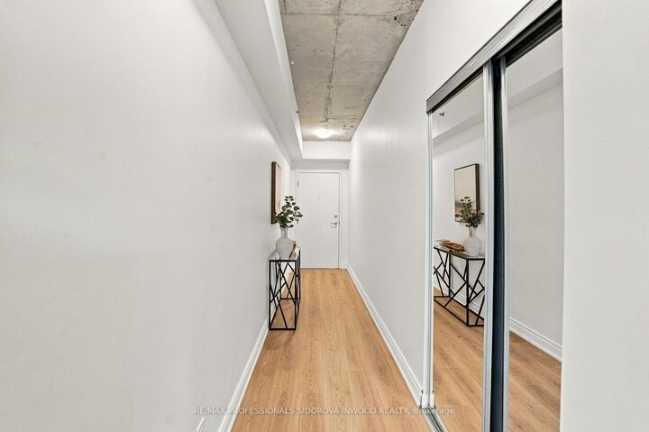 Property Photo:  707 Dovercourt Road 215  ON M6H 0B5 