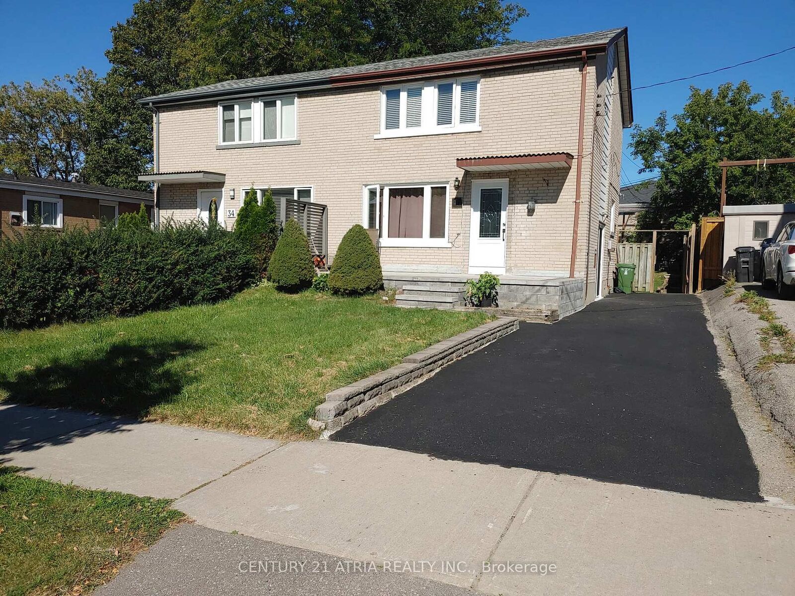 Property Photo:  36 Chesapeake Avenue  ON M1L 1T3 