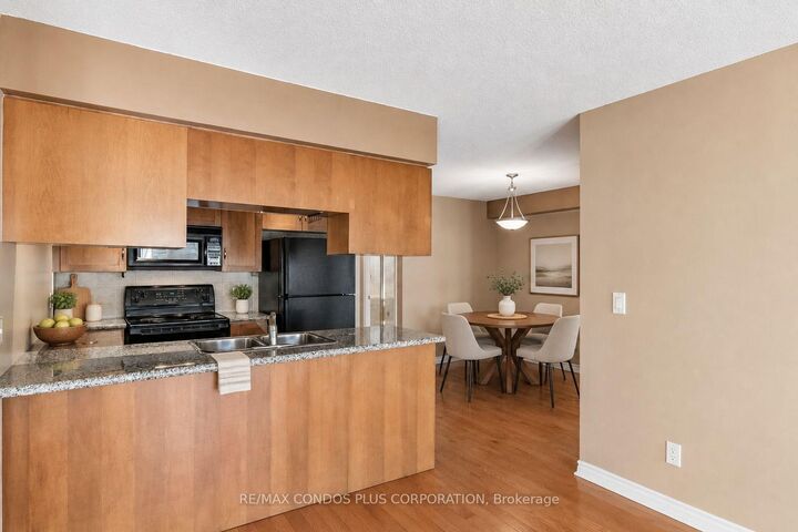 Property Photo:  250 Wellington Street W 240  ON M5V 3P6 