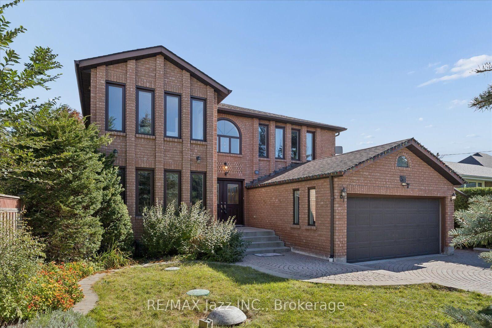 Property Photo:  35 Ward Street  ON L1M 1G9 
