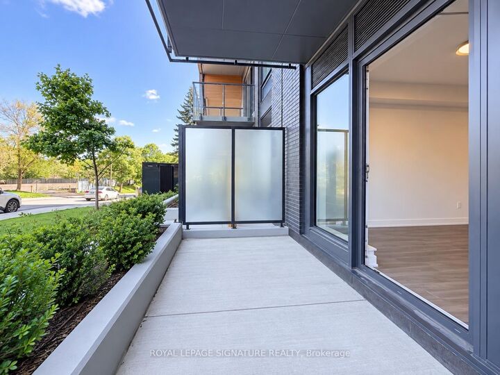 Property Photo:  2525 Bathurst Street 106  ON M6B 2Y9 