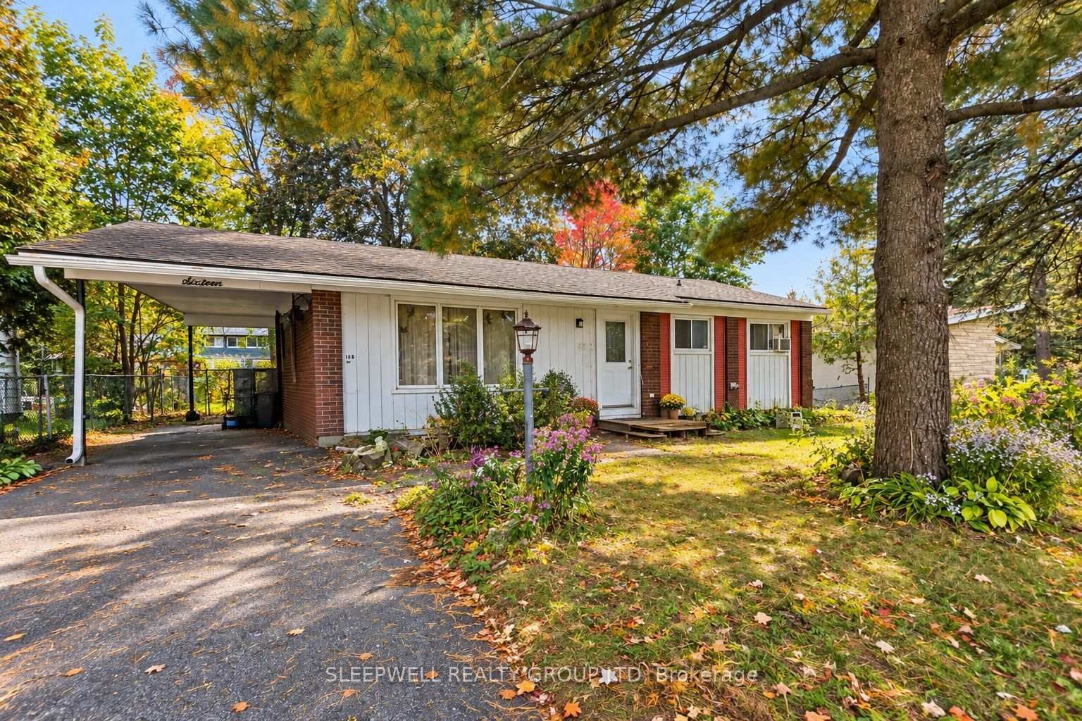 Property Photo:  16 Banner Road B  ON K2H 5T2 