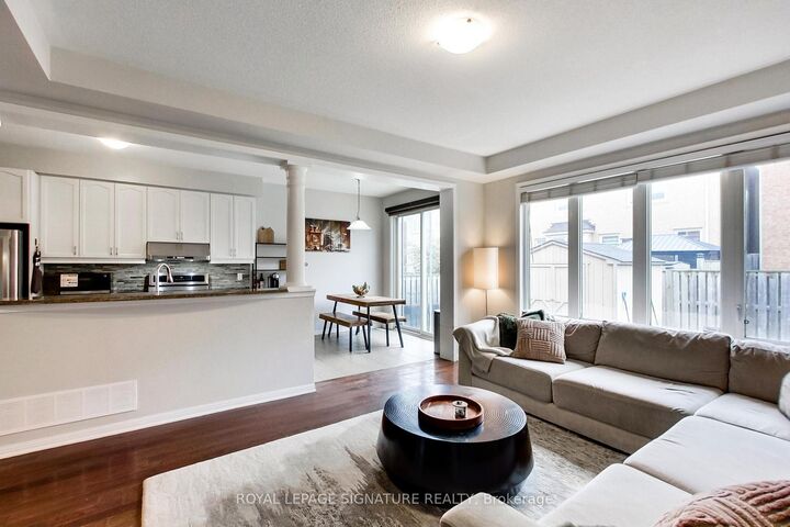 Property Photo:  15 Whiterose Lane  ON L4A 0Z7 