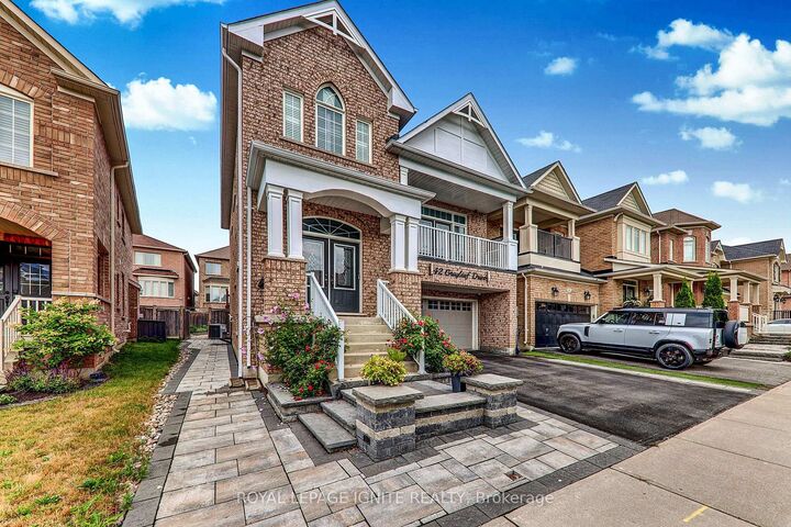 Property Photo:  42 Grayleaf Drive  ON L4A 1S8 