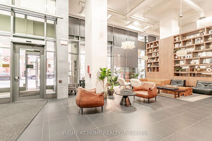 Property Photo:  21 Widmer Street 1808  ON M5V 0B8 