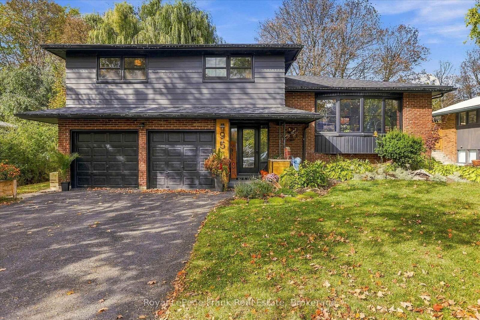 Property Photo:  956 Weller Street  ON K9J 4Y2 
