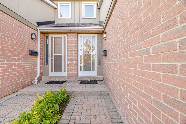 Property Photo:  3079 Fifth Line W 78  ON L5L 3T1 