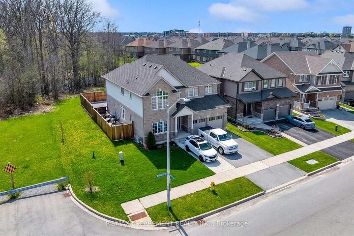 Property Photo:  1 Elderberry Road  ON L2V 0E7 