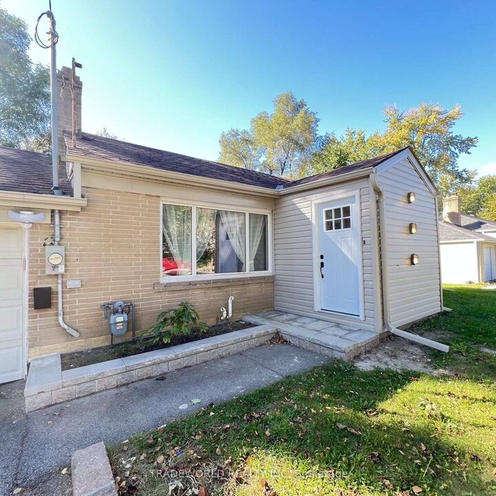 Property Photo:  6 Kerwood Crescent Main  ON M1T 2S2 