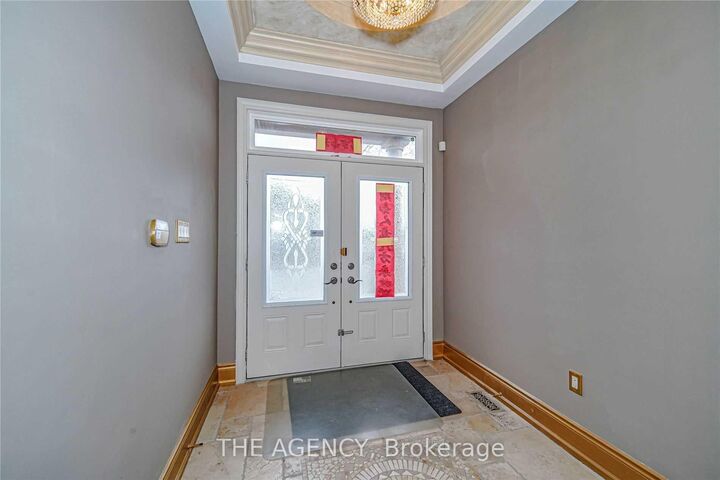 Property Photo:  83 Elm Avenue Main Floor  ON L4C 6K8 