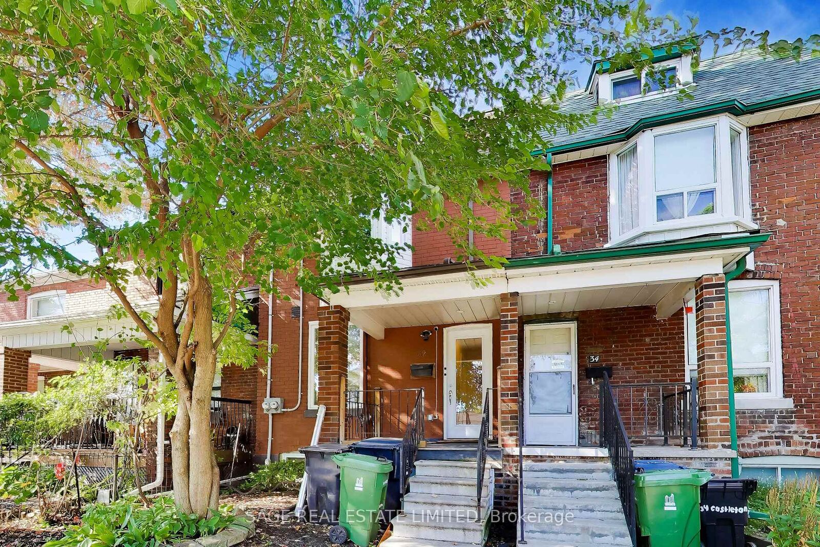 Property Photo: 32 Castleton Avenue Main ON M6N 3Z5