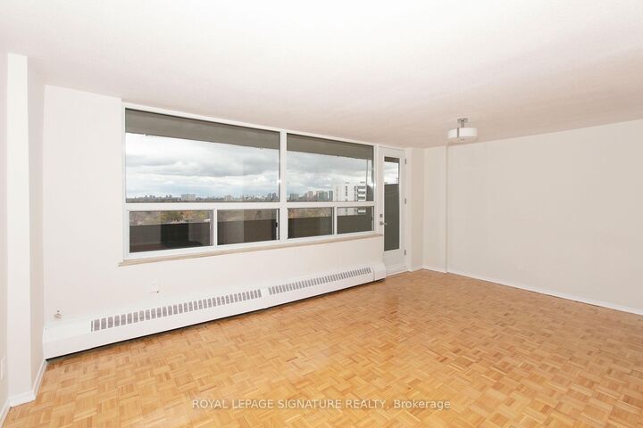 Property Photo:  6200 Bathurst Street 511  ON M2R 2A3 