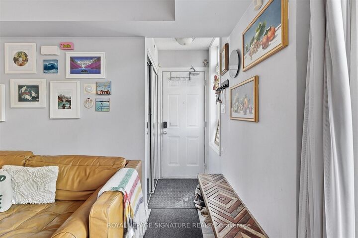 Property Photo:  25 Sudbury Street 2503  ON M6J 3W6 