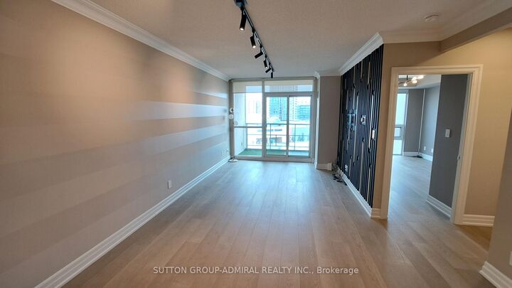 Property Photo: 88 Promenade Circle #704 ON L4J 9A4