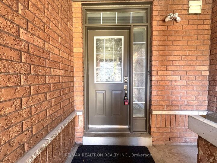 Property Photo:  30 Venture Avenue  ON L4S 2P2 
