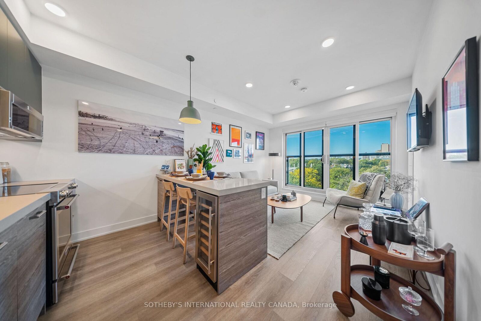 Property Photo:  484 Spadina Avenue 210  ON M5S 0E4 