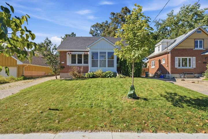 Property Photo:  363 Lawrence Avenue  ON N2M 1Y7 