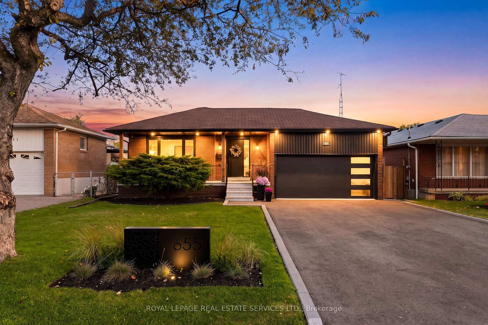 Property Photo:  655 Netherton Crescent  ON L4Y 2M5 