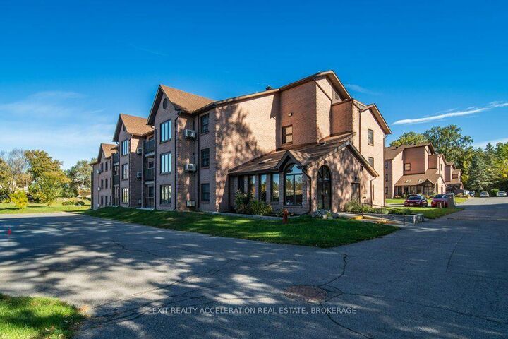 Property Photo:  7 Centre Street S 106  ON K7R 3X3 