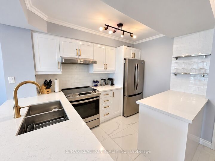 Property Photo:  323 Richmond Street E 957  ON M5A 4R3 
