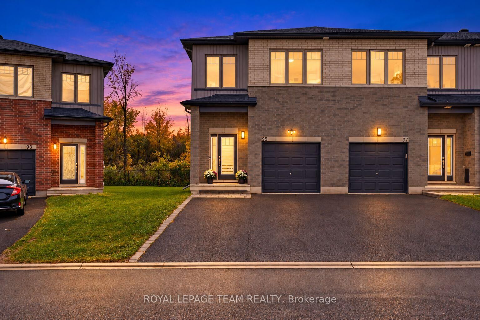 Property Photo:  95 Rallidale Street  ON K1X 0G7 