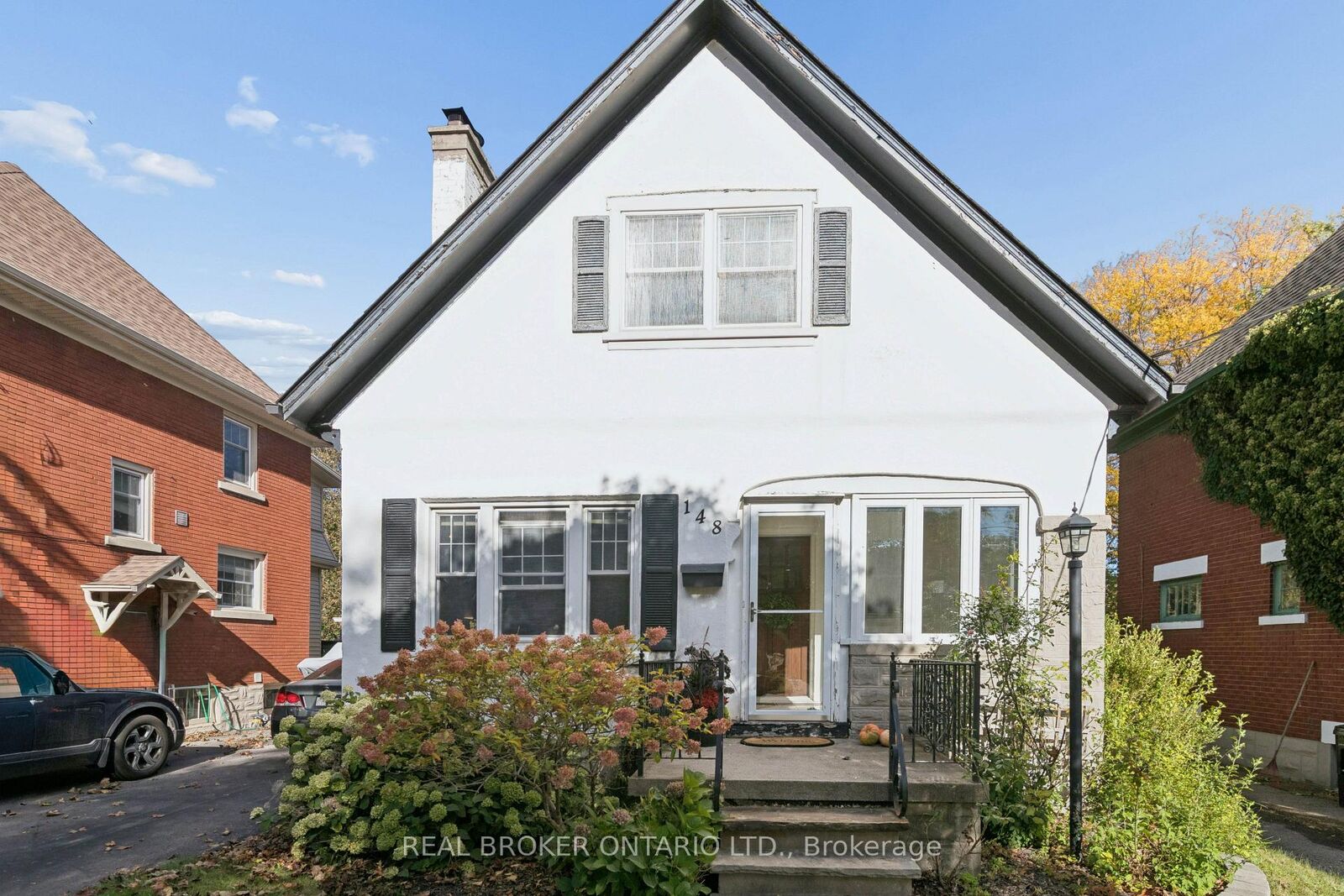 Property Photo: 148 Lydia Street ON N2H 1V8