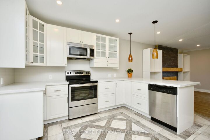 Property Photo: 52 Drury Lane ON L4M 3C8