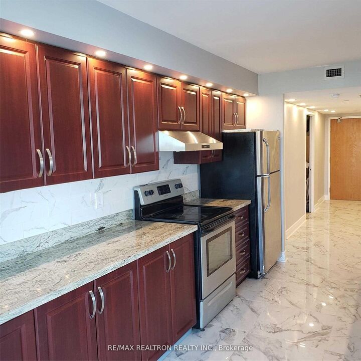Property Photo:  4727 Sheppard Avenue E 704  ON M1S 5B3 