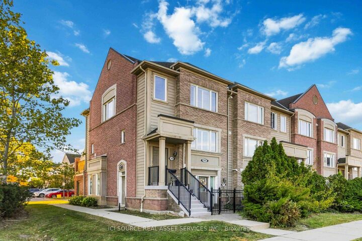Property Photo:  4985 Southampton Drive 48  ON L5M 8C6 