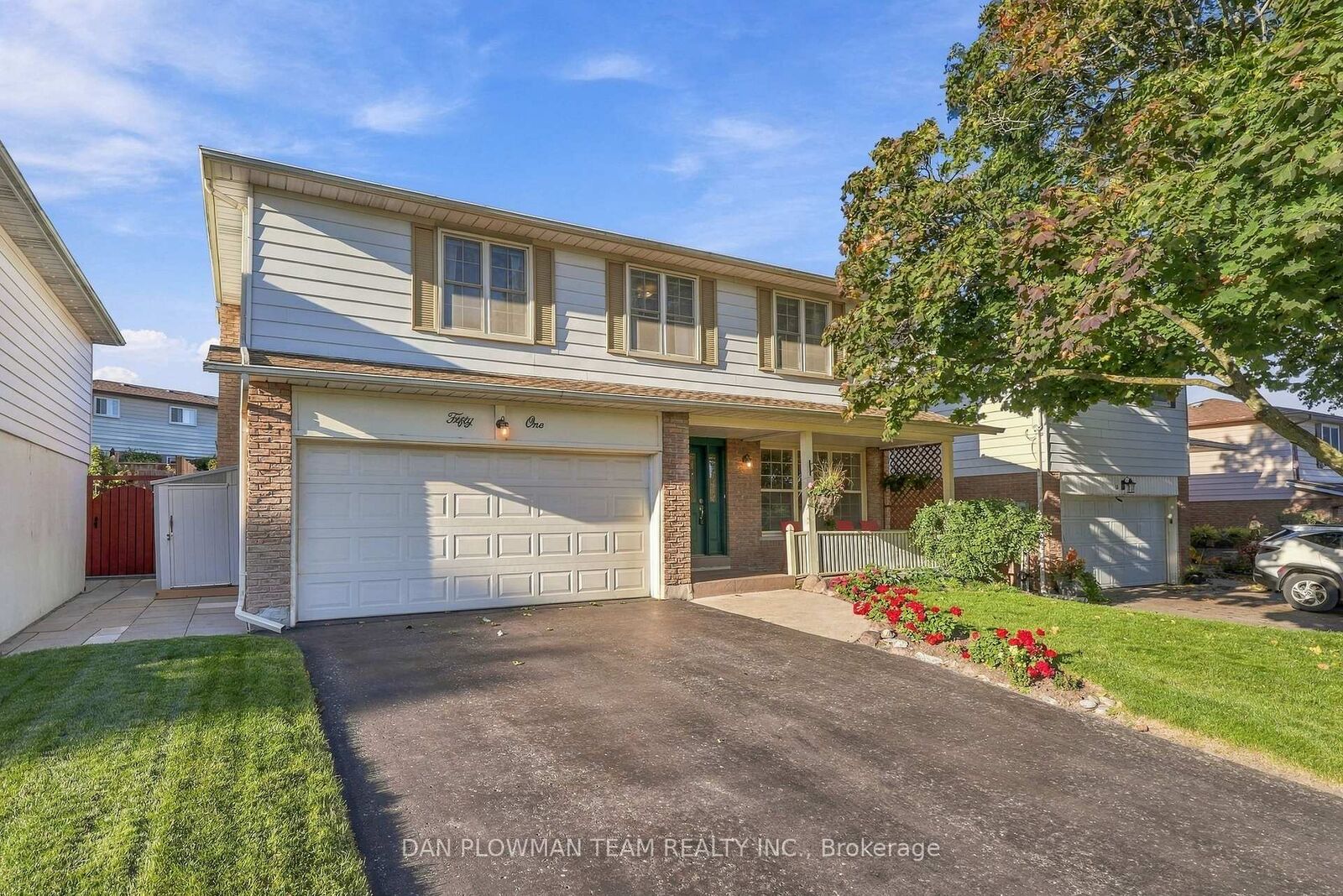 Property Photo:  51 Rosalynne Avenue  ON L1C 3X7 