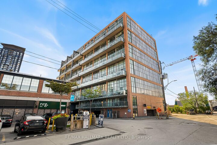 Property Photo:  5 Hanna Avenue 617  ON M6K 0B3 