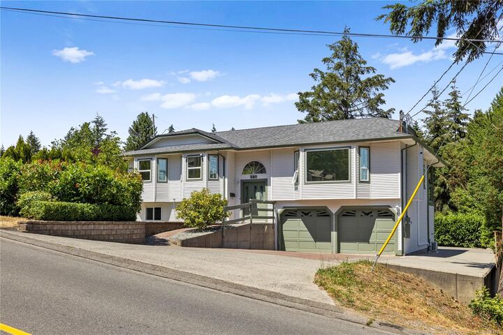 Property Photo:  580 Ninth St  BC V9R 6G5 