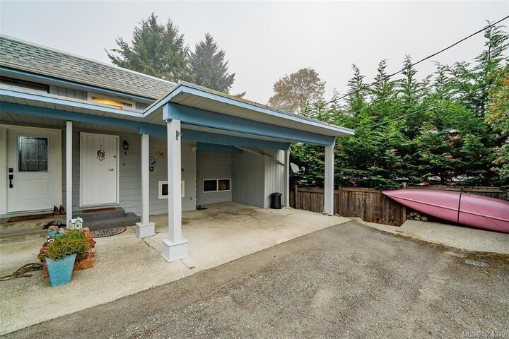 Property Photo: 1225 Centre Rd #4 BC V9K 2G8