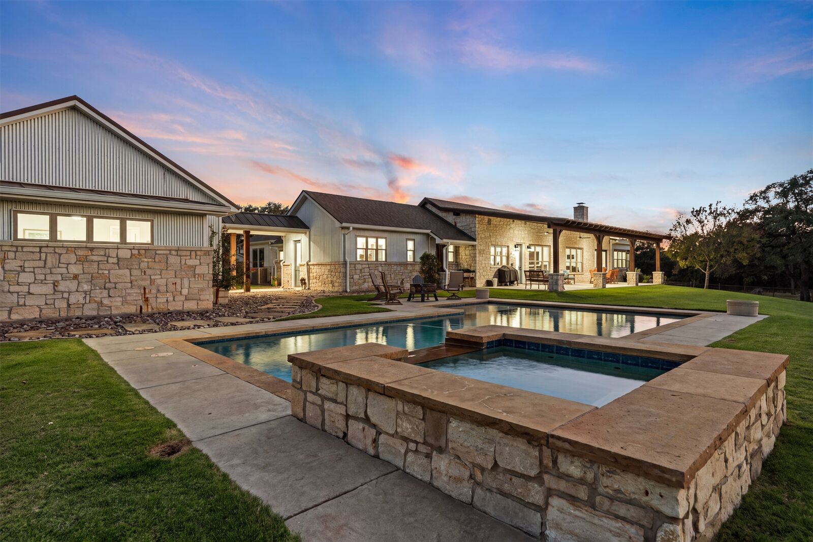 Property Photo: 2610 Fm 107 TX 76528