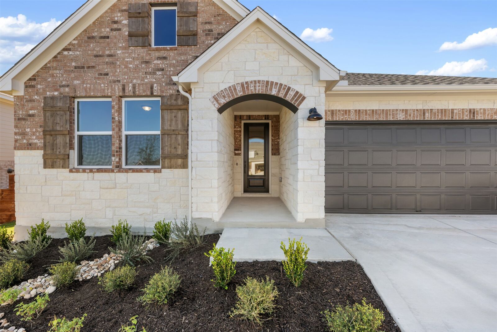 Property Photo: 11409 Lago Leon Street TX 78653