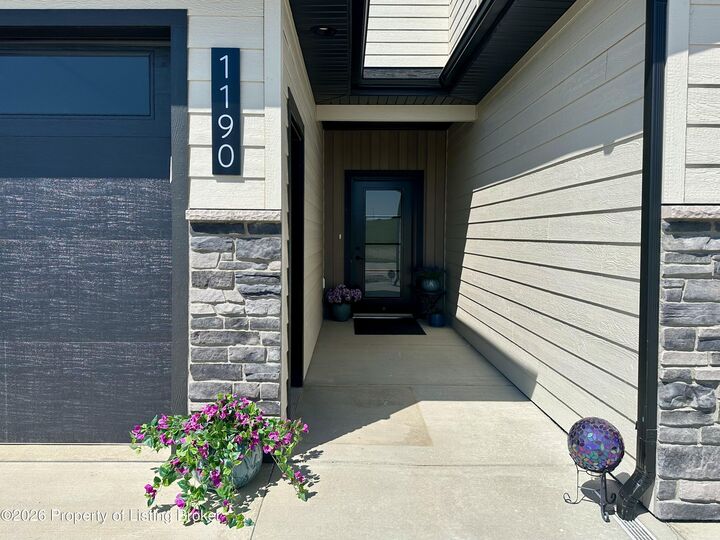 Property Photo:  1190 39th Avenue W  ND 58601 