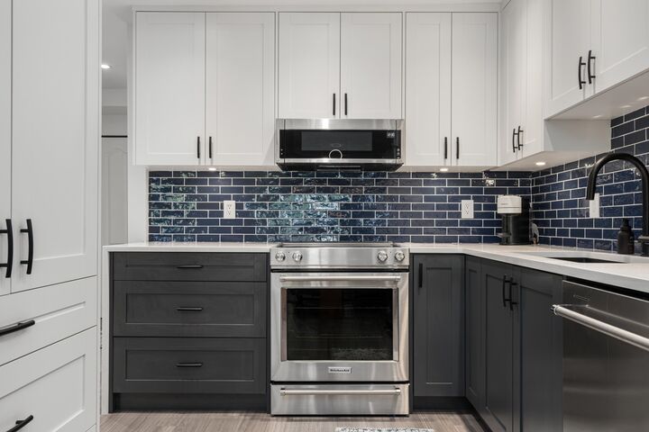 Property Photo:  825 W 15th Avenue  BC V5Z 1R8 