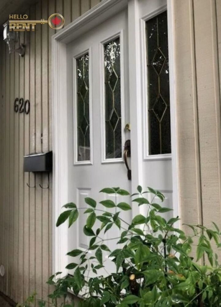 Property Photo:  620 Mahon Avenue  BC V7M 2R9 