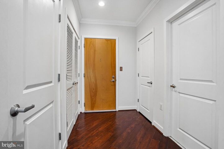 Property Photo:  181 E Reed Avenue E E 203  VA 22305 