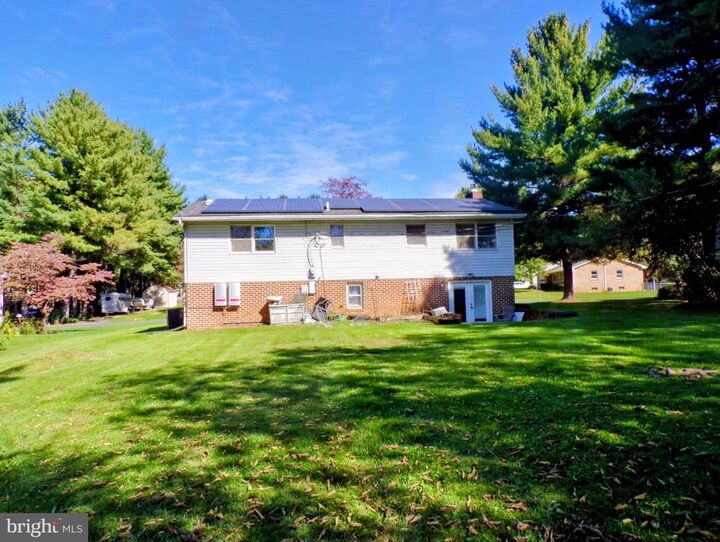 Property Photo:  21 Clover Lane  PA 17050 