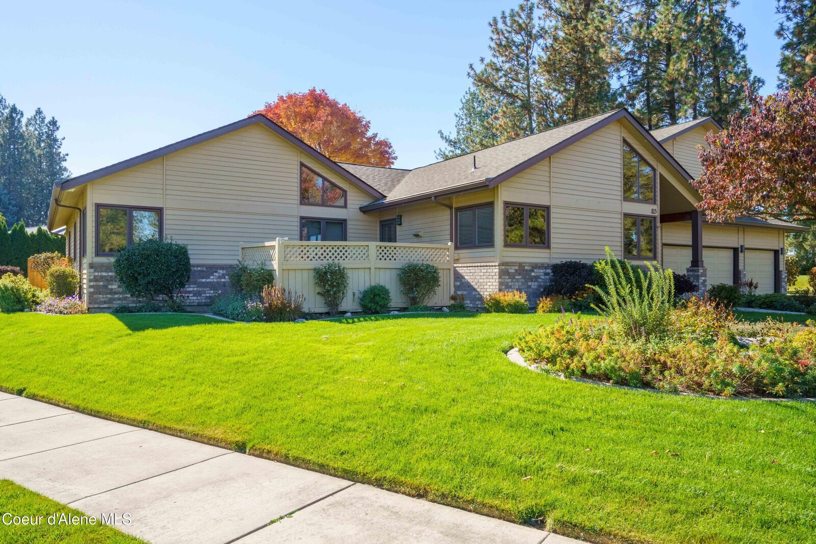 Property Photo:  815 N Chisholm Ct  ID 83854 