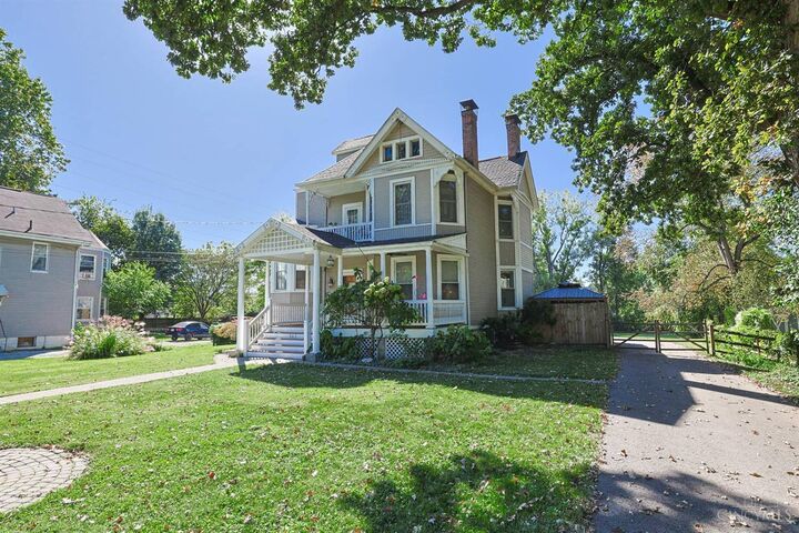 Property Photo: 261 Parkway Avenue OH 45216