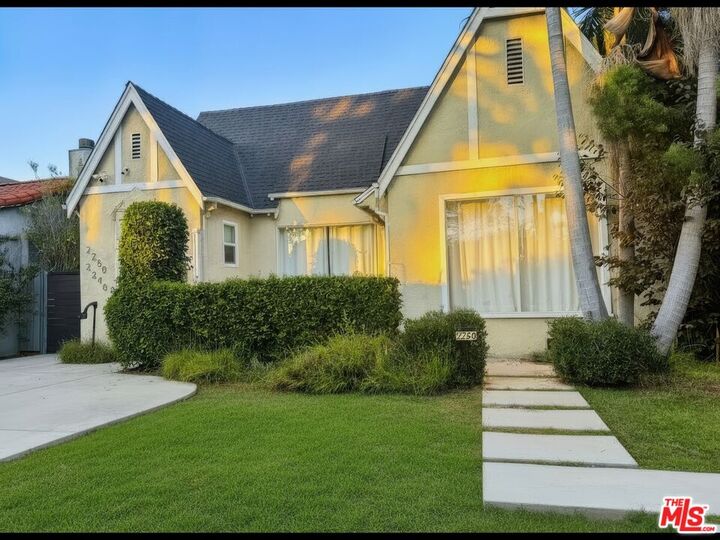Property Photo: 2250 Selby Ave CA 90064